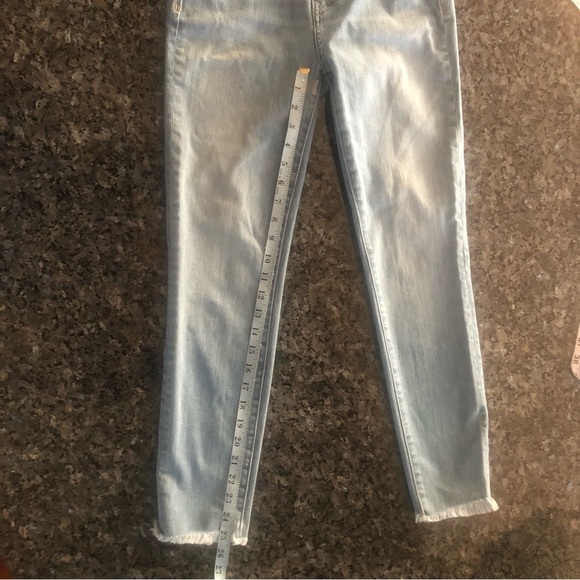MADEWELL 9” High-Rise Skinny Crop Jean, Button Front Edition w/ Fringed … - Picture 10 of 13